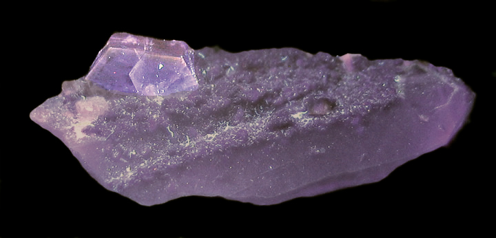 Fluorapatite and Muscovite on Quartz, Panasqueira, Covilhã, Castelo Branco District, Portugal in SWUV or LWUV