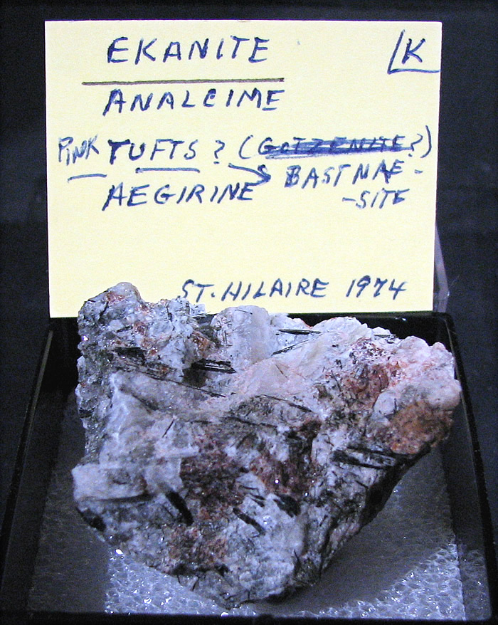 Steacyite (TL), Analcime, Bastnäsite-(Ce) & Raite(?), Mont Saint-Hilaire, Québec, Canada ex Ron Waddell