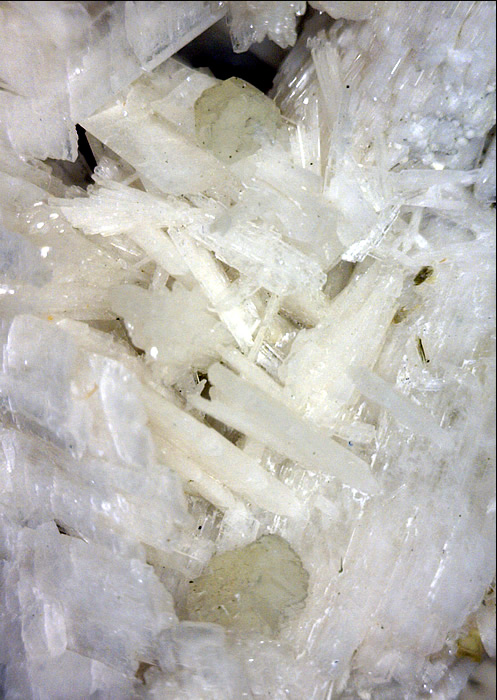 Gaidonnayite, Mont Saint-Hilaire, Québec, Canada