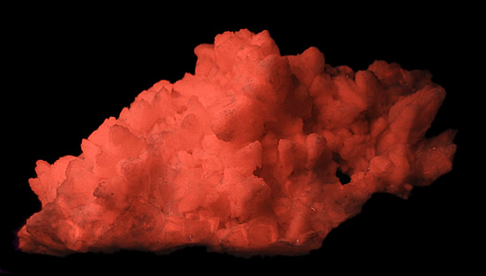 Manganocalcite, Pasto Bueno District, Pallasca Province, Peru in SWUV